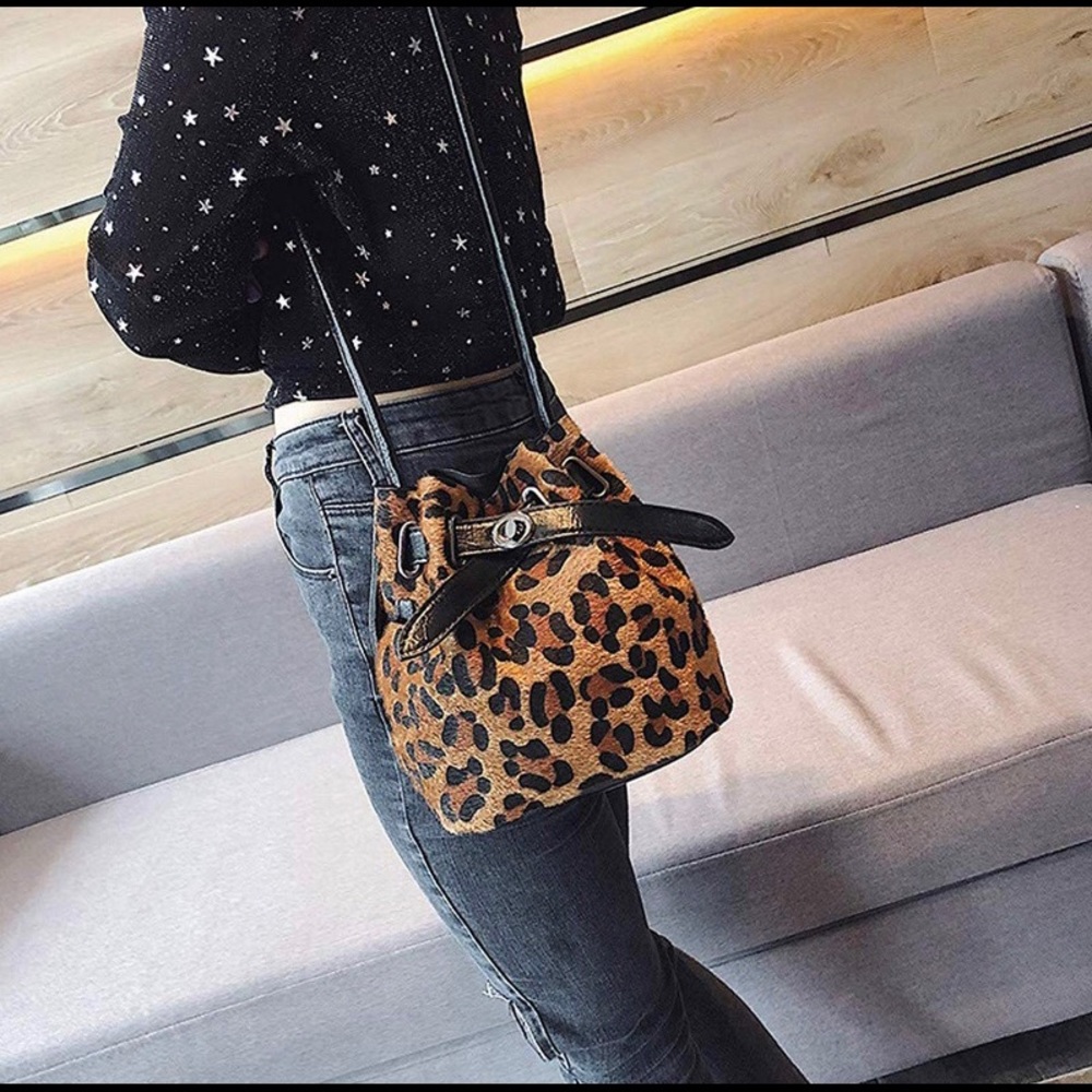 LEOPARD STYLE BUCKET BAG - Picture 5 of 7